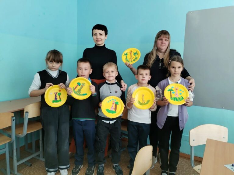 Библиотечный час у продлёнки — Африка